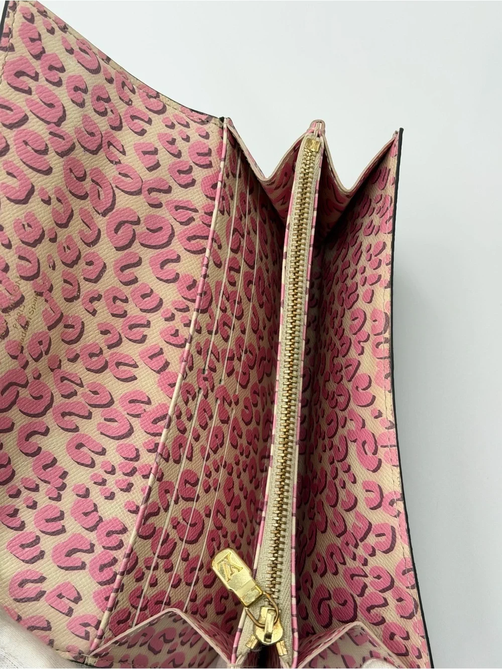 LV Limited Edit Sarah Sprouse x Monogram Wallet w/Pink Leopard Interior Full Set - Picture 5 of 16